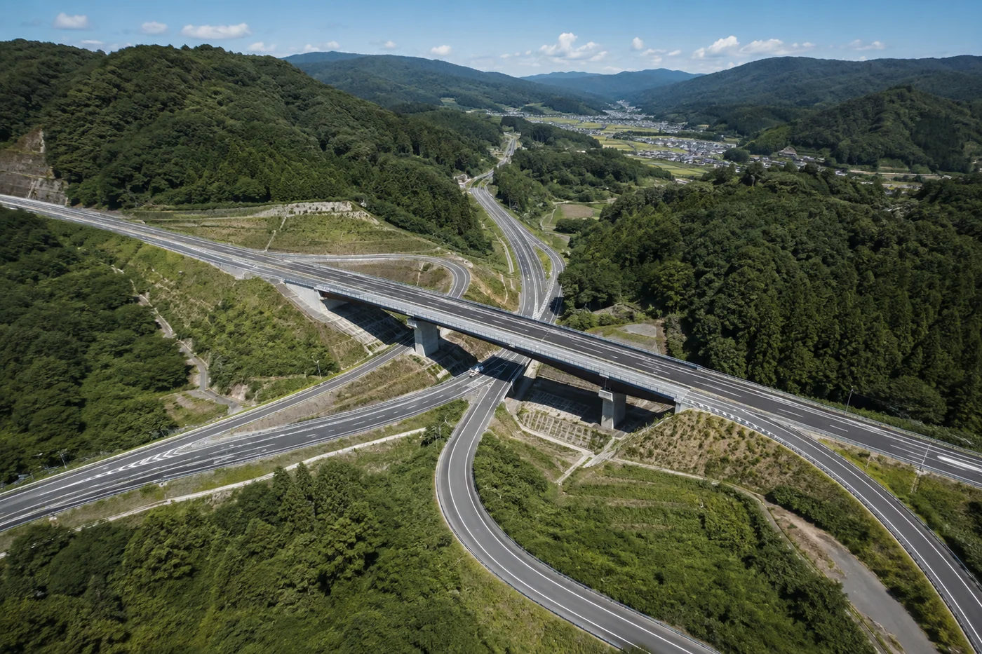 道路施設と橋梁のイメージ